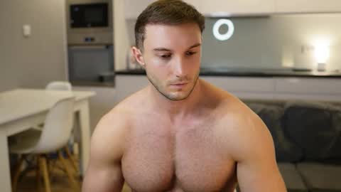 Tom online show from 11-18-25, 07:02