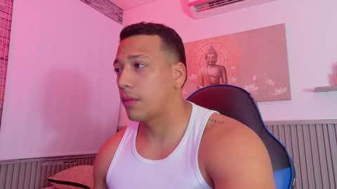 Tom muscle1 online show from 12-05-25, 11:41