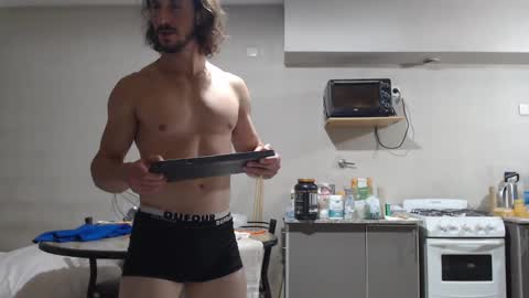 Snapshot of tom_show chatting on 11-23-25, 06:35 tom_show online show from 11-23-25, 06:35