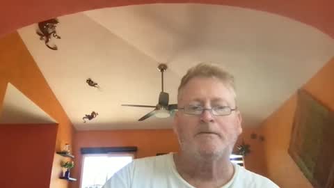 Snapshot of tomascausa chatting on 04-24-26, 06:32 Hola online show from 04-24-26, 06:32