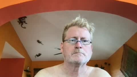 Snapshot of tomascausa chatting on 06-16-26, 11:51 Hola online show from 06-16-26, 11:51