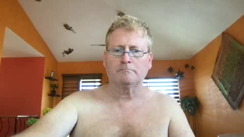 Snapshot of tomascausa chatting on 06-17-26, 10:43 Hola online show from 06-17-26, 10:43
