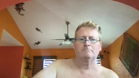 Snapshot of tomascausa chatting on 06-18-26, 09:08 Hola online show from 06-18-26, 09:08