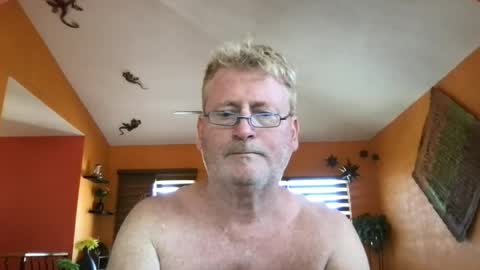 Snapshot of tomascausa chatting on 07-06-26, 11:18 Hola online show from 07-06-26, 11:18
