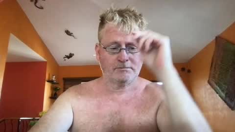Snapshot of tomascausa chatting on 07-21-26, 12:13 Hola online show from 07-21-26, 12:13