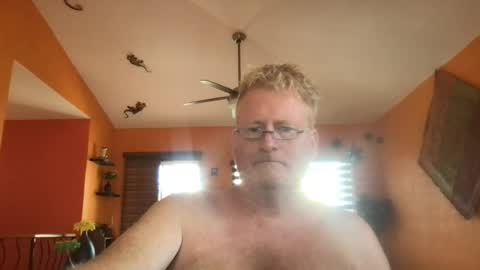 Snapshot of tomascausa chatting on 07-21-26, 11:51 Hola online show from 07-21-26, 11:51