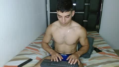 tomaz_18 online show from 04-11-26, 06:01