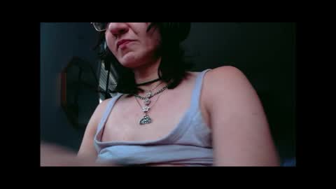 Snapshot of tomboy_titties chatting on 10-27-25, 11:31 tomboy_titties online show from 10-27-25, 11:31