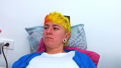 Snapshot of tomboyblue chatting on 12-20-25, 04:36 Blue online show from 12-20-25, 04:36