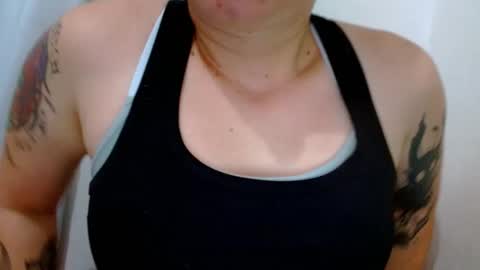 Snapshot of tomboyblue chatting on 01-15-26, 10:24 Blue online show from 01-15-26, 10:24