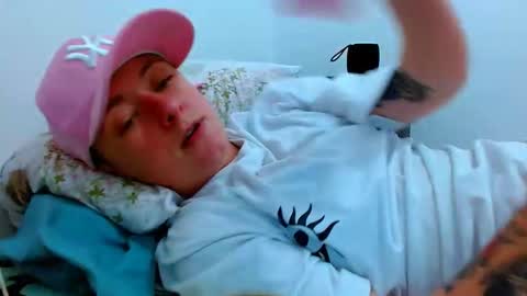 Snapshot of tomboyblue chatting on 02-04-26, 09:20 Blue online show from 02-04-26, 09:20