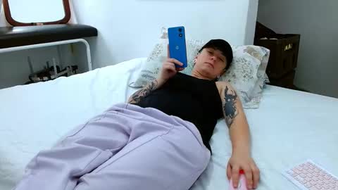 Snapshot of tomboyblue chatting on 02-13-26, 02:46 Blue online show from 02-13-26, 02:46