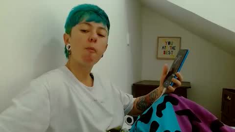 Snapshot of tomboyblue chatting on 02-17-26, 02:57 Blue online show from 02-17-26, 02:57