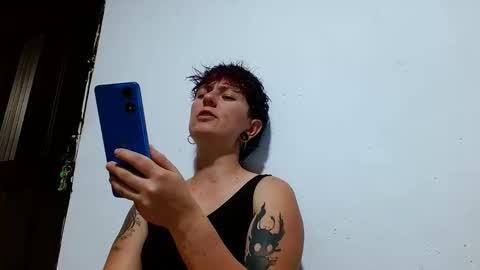 Snapshot of tomboyblue chatting on 05-02-26, 12:48 Blue online show from 05-02-26, 12:48
