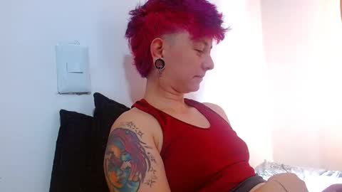 Snapshot of tomboyblue chatting on 05-16-26, 06:07 Blue online show from 05-16-26, 06:07