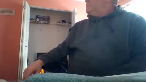 Snapshot of tomcat4848 chatting on 02-11-25, 03:18 tomcat4848 online show from 02-11-25, 03:18