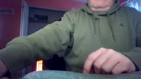 Snapshot of tomcat4848 chatting on 02-18-25, 12:17 tomcat4848 online show from 02-18-25, 12:17