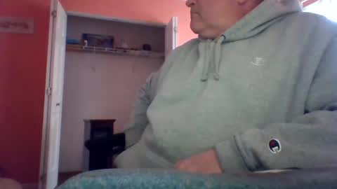 Snapshot of tomcat4848 chatting on 10-03-25, 03:20 tomcat4848 online show from 10-03-25, 03:20