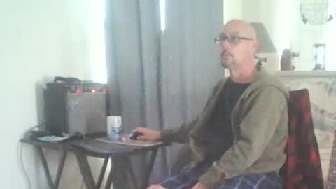 Snapshot of tomcatsawyer chatting on 11-18-25, 03:16 sirmuggsalot online show from 11-18-25, 03:16