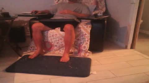 Snapshot of tomcatsawyer chatting on 11-22-25, 12:42 sirmuggsalot online show from 11-22-25, 12:42