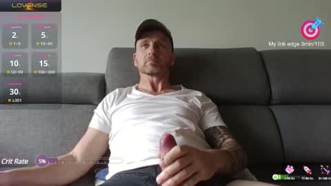 Snapshot of tomhardic chatting on 02-04-26, 01:11 TOM online show from 02-04-26, 01:11