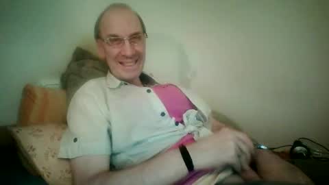 tomislav321 online show from 04-18-26, 01:26