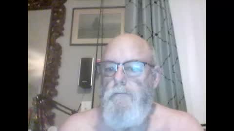 Snapshot of tommierose chatting on 01-09-26, 11:24 Tommie online show from 01-09-26, 11:24