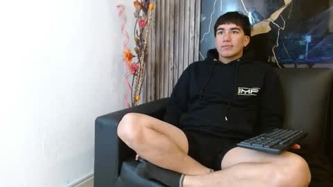 tommy160920 online show from 11-26-25, 01:23