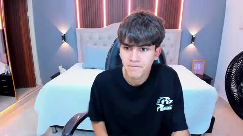 Tommy  online show from 09-28-25, 03:12