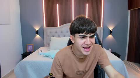 Tommy  online show from 10-11-25, 04:22