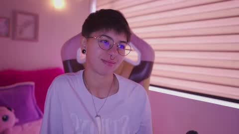 Blue  online show from 04-21-26, 12:33