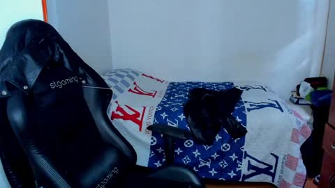 Twitter BreddTommy IG tommy bredd online show from 01-28-25, 09:40