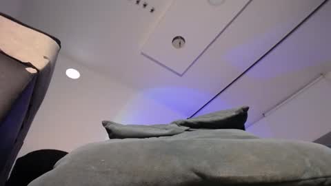   Thomas    online show from 01-18-25, 11:43