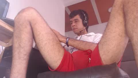   Thomas    online show from 11-25-25, 04:18