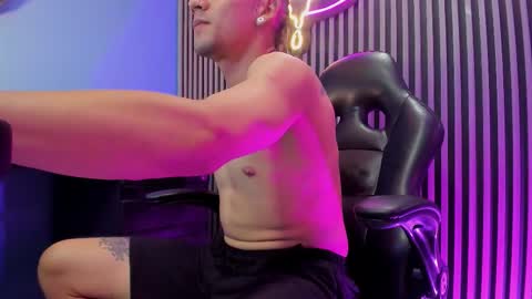 TOMMY  online show from 01-18-26, 03:21