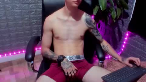 Snapshot of tommy_slater chatting on 01-18-26, 09:18 Tommy Slater online show from 01-18-26, 09:18