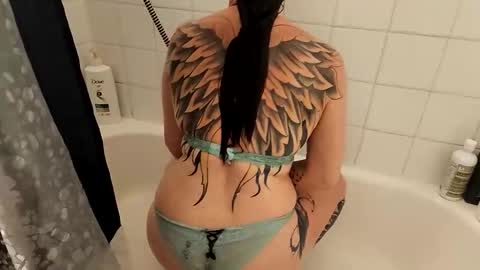 Snapshot of tommybones4l93 chatting on 11-28-25, 12:35 tommybones4l93 online show from 11-28-25, 12:35