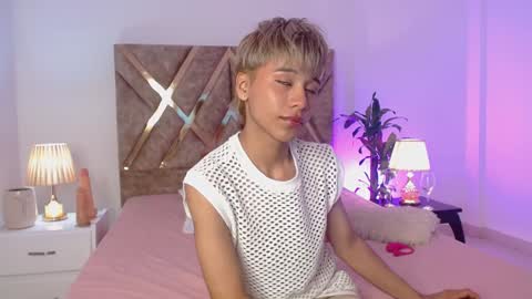 Snapshot of tommyfoxboy chatting on 12-02-24, 02:41 Tommy Foxboy online show from 12-02-24, 02:41