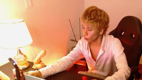 Snapshot of tommyfoxboy chatting on 12-18-24, 02:49 Tommy Foxboy online show from 12-18-24, 02:49