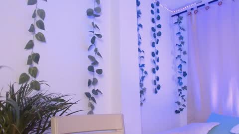 Snapshot of tommyfoxboy chatting on 01-08-25, 07:13 Tommy Foxboy online show from 01-08-25, 07:13