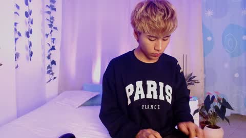 Snapshot of tommyfoxboy chatting on 01-09-25, 03:44 Tommy Foxboy online show from 01-09-25, 03:44