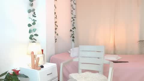 Snapshot of tommyfoxboy chatting on 02-19-25, 04:55 Tommy Foxboy online show from 02-19-25, 04:55