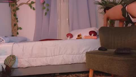 Snapshot of tommyfoxboy chatting on 10-07-25, 01:03 Tommy Foxboy online show from 10-07-25, 01:03