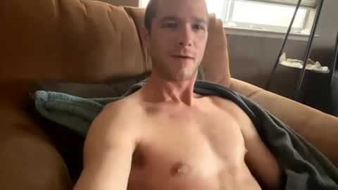 Snapshot of tommygunzsolo chatting on 12-01-24, 04:51 tommygunzsolo online show from 12-01-24, 04:51