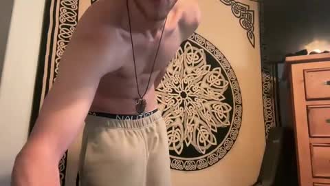 Snapshot of tommygunzsolo chatting on 12-19-24, 08:34 tommygunzsolo online show from 12-19-24, 08:34