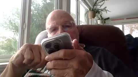 Snapshot of tommyknocker1 chatting on 12-17-25, 03:07 tommyknocker1 online show from 12-17-25, 03:07