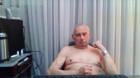 Snapshot of tommylecock chatting on 09-30-25, 12:43 tommylecock online show from 09-30-25, 12:43