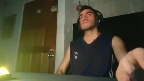 Snapshot of tommypv20 chatting on 01-10-26, 04:58 Tommy online show from 01-10-26, 04:58