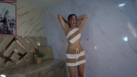 Snapshot of tomoe_b chatting on 02-12-25, 03:40 leyla online show from 02-12-25, 03:40