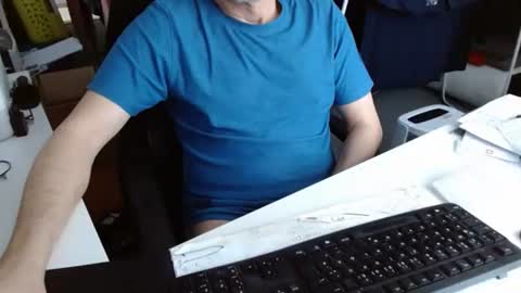 Snapshot of tomtom02029 chatting on 02-24-26, 12:36 Tom online show from 02-24-26, 12:36